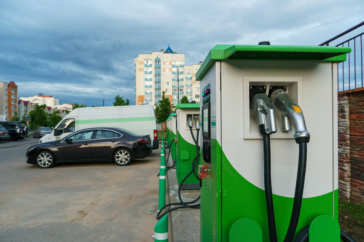 Carregadores Veiculares Solares (Eletropostos)